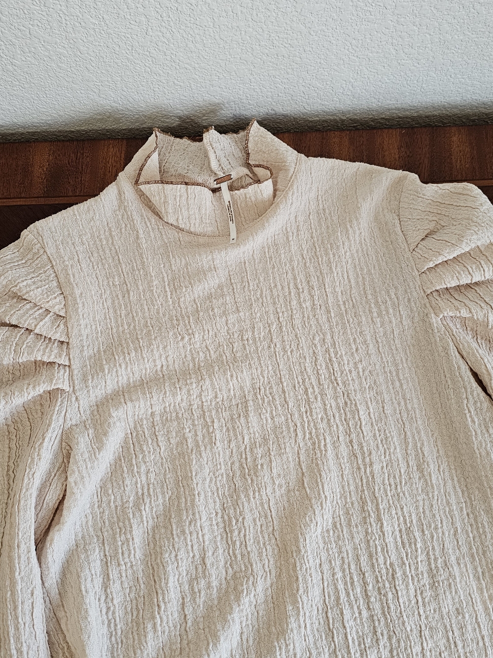 Free People Cream Textured Puff-Sleeve Mock Neck Top, Women's Medium